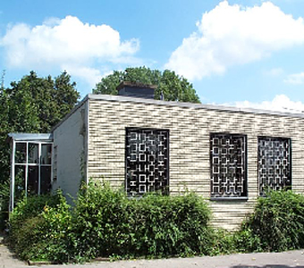 Geb. für Sportplatz Breslauer Straße